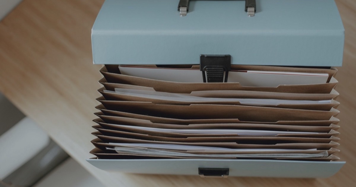 The Data Room protocol: give AI a workspace before you ask it to write